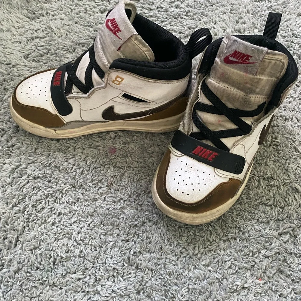 Toddler Nike Jordan Sneakers - Picture 15 of 15